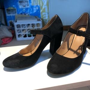 Suede closed-toe heel